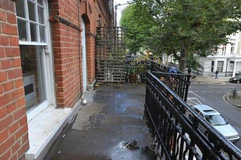 1 bedroom apartment to rent, Vereker Road, W14