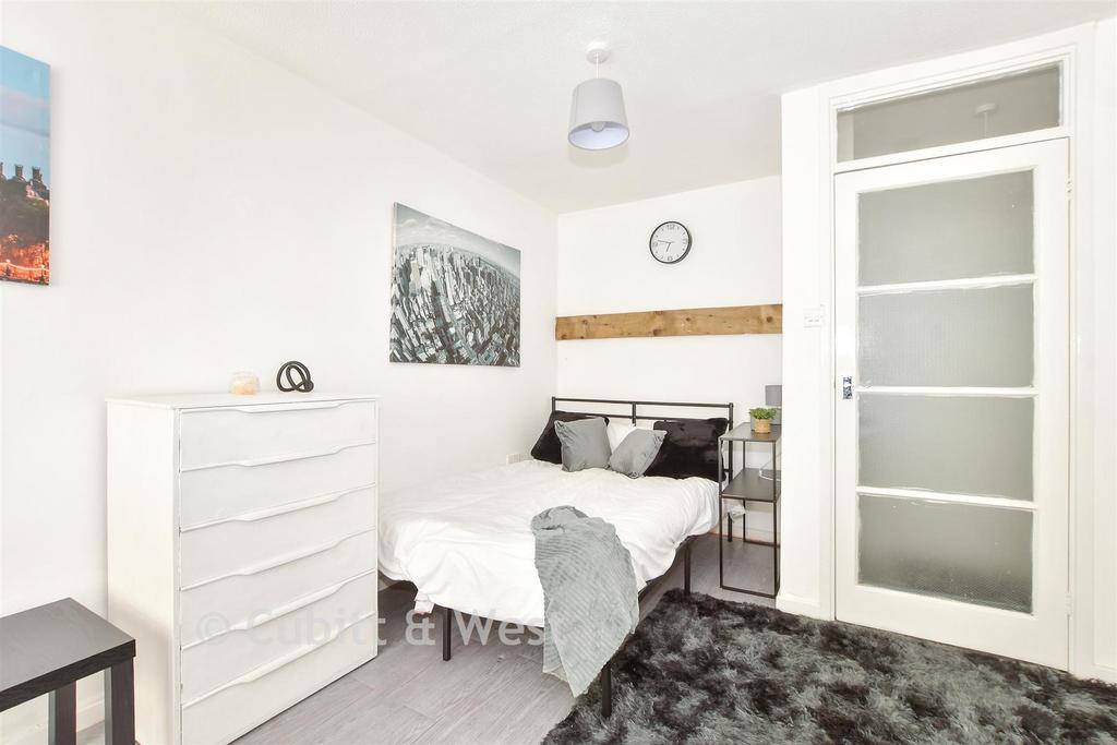 Living/ Bedroom