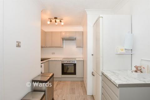 1 bedroom ground floor flat for sale, Kingfisher Court, Sevenoaks TN15