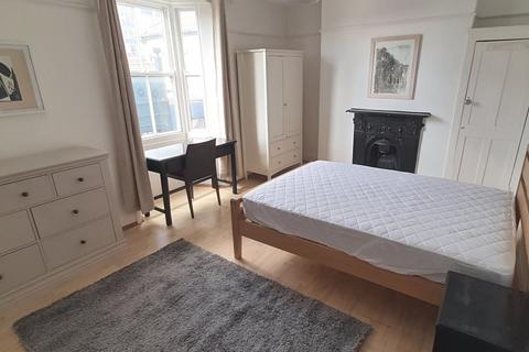 4 bedroom maisonette to rent - Gloucester Road, Brighton