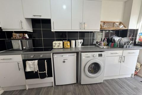 4 bedroom house share to rent, Warblington Street, Portsmouth