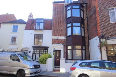 5 bed house for rent in Castle Road, Southsea