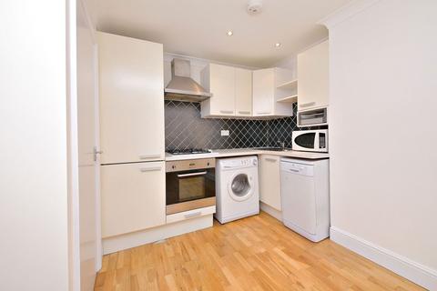 2 bedroom flat to rent, Queensway, Bayswater W2