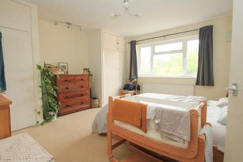 2 bedroom apartment to rent, Cranes Park,  Surbiton,  KT5