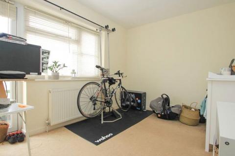 2 bedroom apartment to rent, Cranes Park,  Surbiton,  KT5