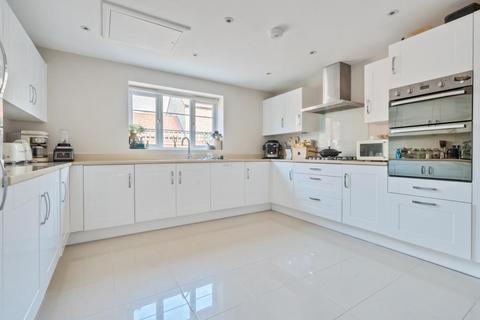 6 bedroom detached house to rent, Kingsmere,  Bicester,  OX26