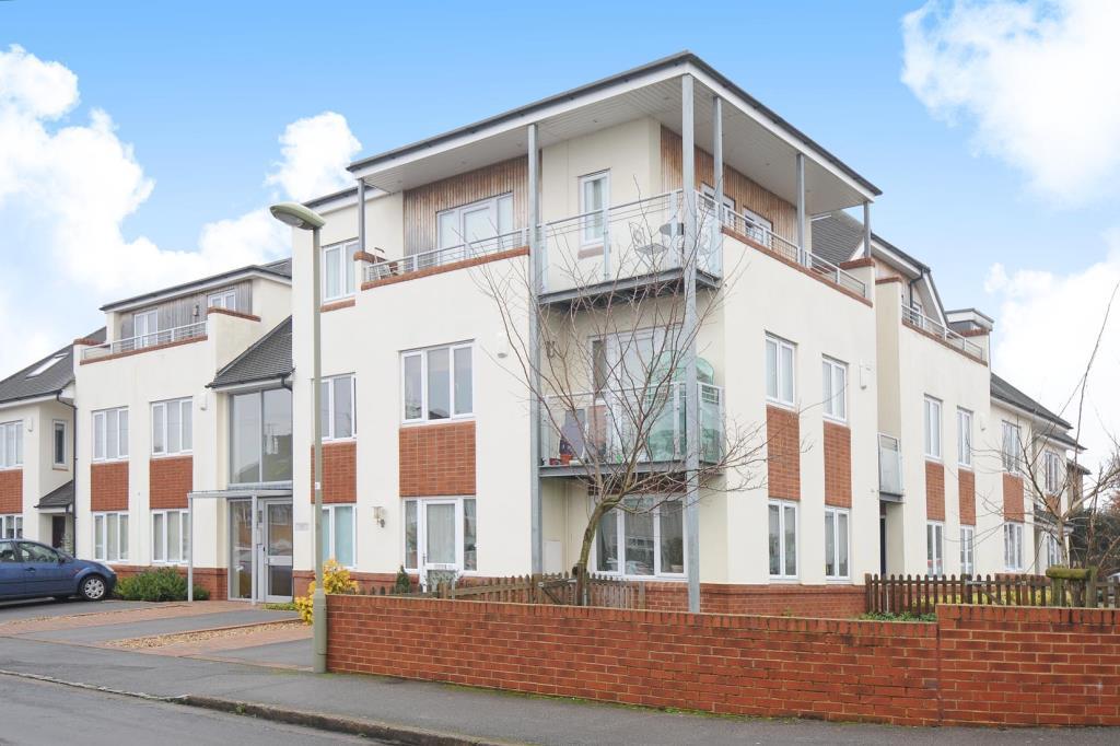 Queens Court, Kelburne Road, OX4 2 Bed Apartment - £1,100 Pcm (£254 Pw)