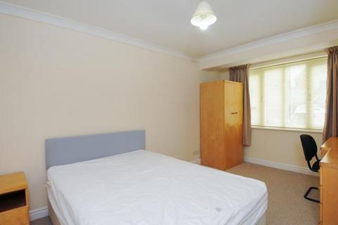 4 bedroom terraced house to rent, Cranston Court, Rose Hill, Oxford, OX4