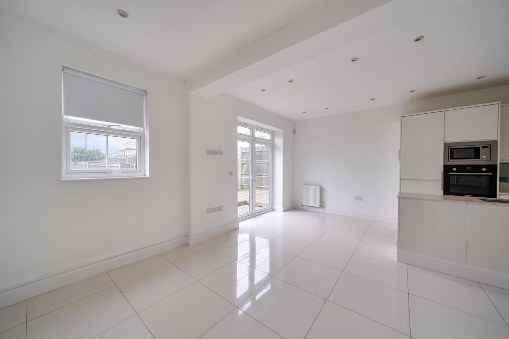 Kitchen ans Dining Area