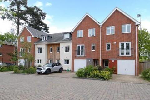 4 bedroom terraced house to rent, Brook Avenue,  Ascot,  SL5