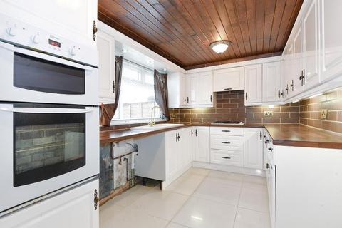 undefined, Holland Road,  Aylesbury,  HP19