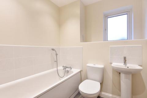 2 bedroom apartment to rent, Quercetum Close,  Aylesbury,  HP19