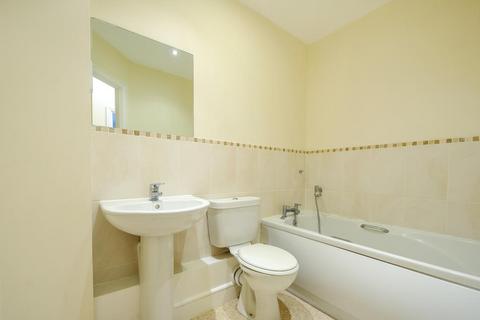 2 bedroom apartment to rent, Coxhill Way,  Aylesbury,  HP21