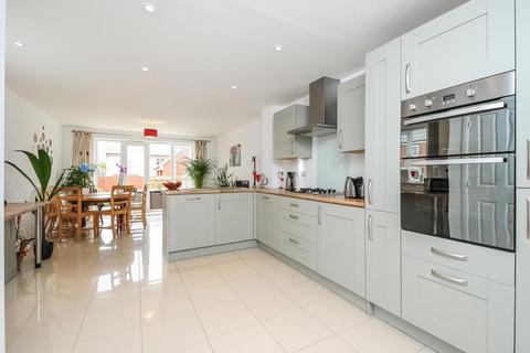 3 bedroom end of terrace house to rent, Turner Drive,  Botley,  OX2