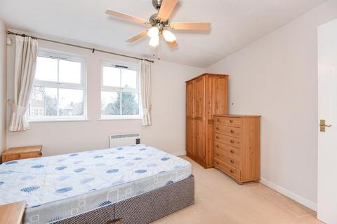 2 bedroom apartment to rent, Turing Drive,  Bracknell,  RG12