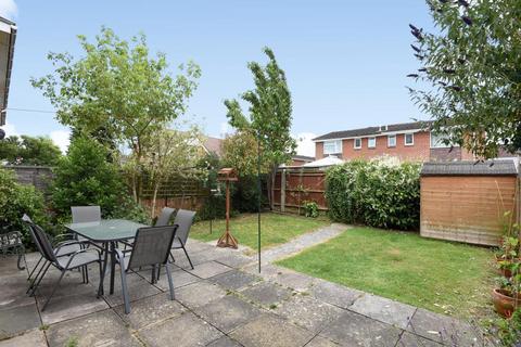 3 bedroom semi-detached house to rent, Craven Road,  Newbury,  RG14