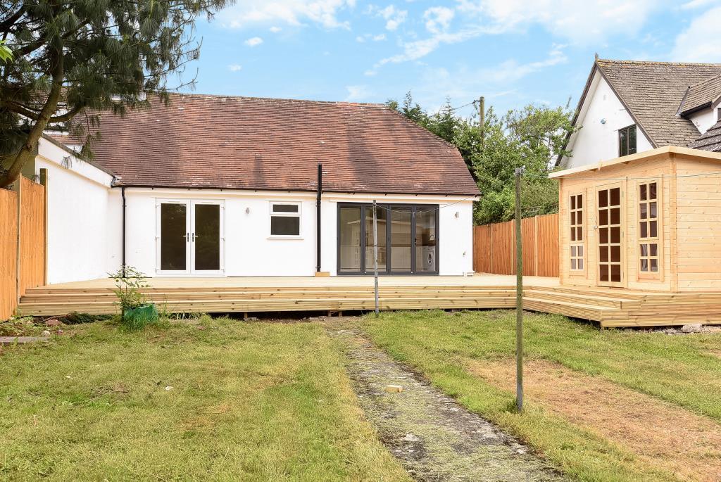 Yarnton, Oxfordshire, OX5 2 bed semidetached bungalow to rent £1,500