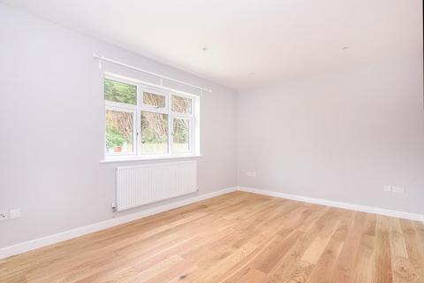 2 bedroom semi-detached bungalow to rent, Woodstock Road,  Yarnton,  OX5