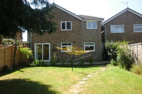 4 bedroom link detached house to rent - Charmwood Close,  Newbury,  RG14