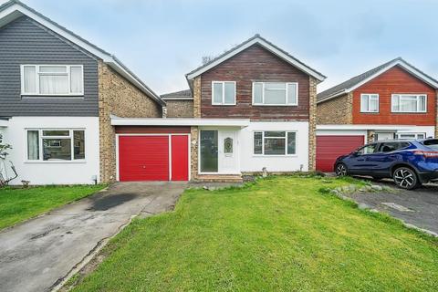 4 bedroom link detached house to rent, Charmwood Close,  Newbury,  RG14