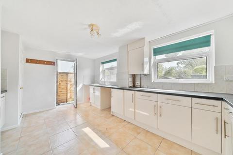 4 bedroom link detached house to rent, Charmwood Close,  Newbury,  RG14