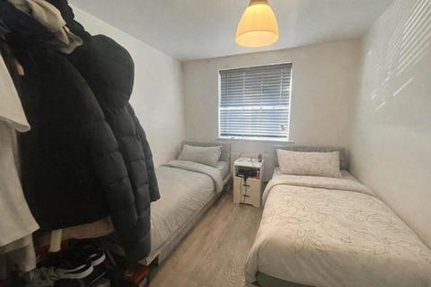 1 bedroom apartment to rent, Sunbury-on-Thames,  Seymour Way,  TW16