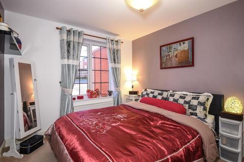 1 bedroom apartment to rent, Ellis Close,  Ruislip,  HA4