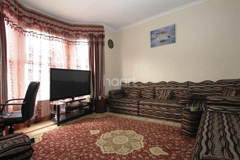Windsor Road, Ilford, Essex 3 bed terraced house £350,000