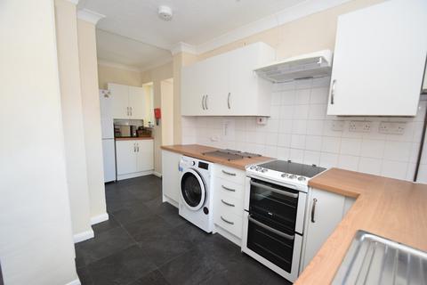 5 bedroom semi-detached house to rent - Stanmore