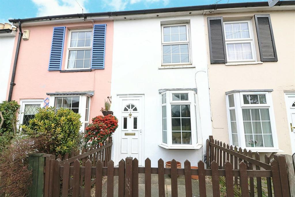 Heath Road, Weybridge 2 bed terraced house £349,000