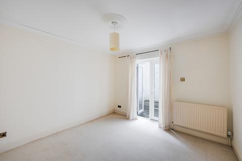 3 bedroom flat to rent, Royal York Crescent, Clifton, BS8