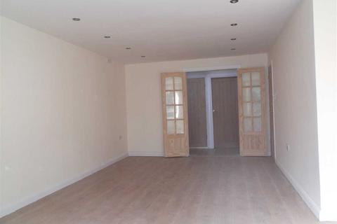 2 bedroom apartment to rent, Amberdene, Uxbridge Road, Stanmore