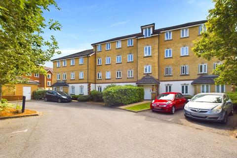 2 bedroom flat to rent, *6 MONTH LET ONLY* HAMBLEDON PARK, CATERHAM ON THE HILL