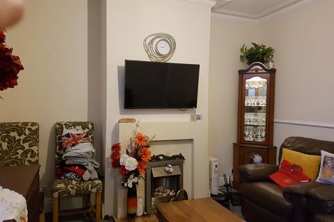 3 bedroom terraced house to rent, 86 Rawmarsh Hill, Parkgate, Rotherham s62 6ex