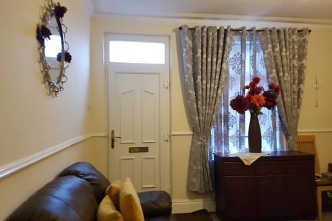 3 bedroom terraced house to rent, 86 Rawmarsh Hill, Parkgate, Rotherham s62 6ex