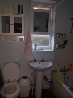 3 bedroom terraced house to rent, 86 Rawmarsh Hill, Parkgate, Rotherham s62 6ex