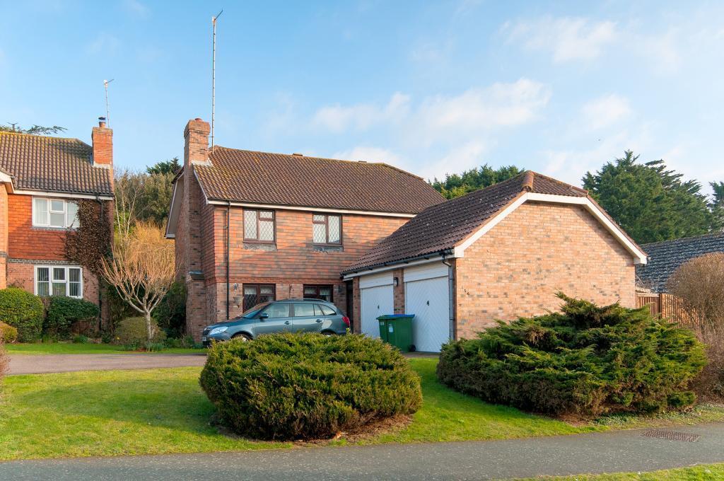 Princess Drive, Seaford, East Sussex, BN25 2TS 4 bed house £479,950