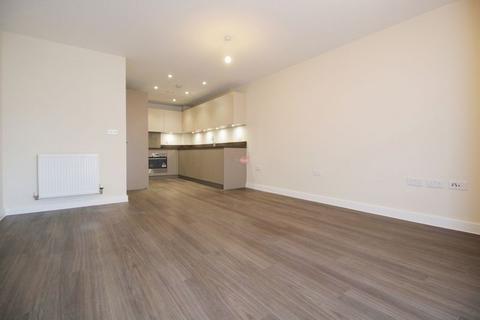 2 bedroom apartment to rent, Dakota Drive, Chatham