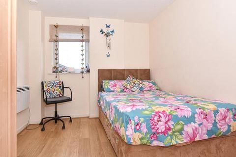 2 bedroom apartment to rent, Slough,  Berkshire,  SL2