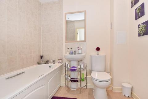 2 bedroom apartment to rent, Slough,  Berkshire,  SL2