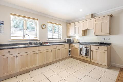 3 bedroom apartment to rent, Woking,  Surrey,  GU22