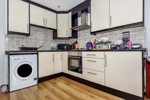 2 bedroom apartment to rent, High Wycombe,  Buckinghamshire,  HP11