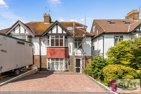 5 bedroom semi-detached house to rent, Reading Road, Brighton