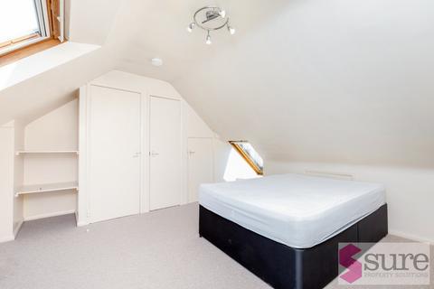 5 bedroom semi-detached house to rent, Reading Road, Brighton