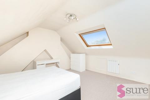 5 bedroom semi-detached house to rent, Reading Road, Brighton