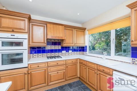 5 bedroom semi-detached house to rent, Reading Road, Brighton