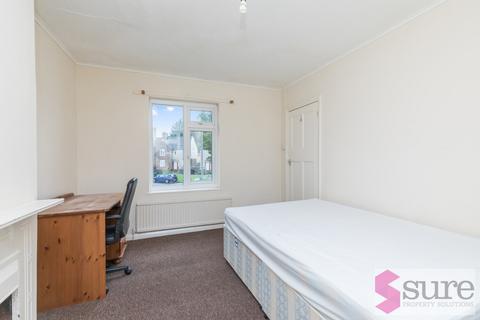 4 bedroom semi-detached house to rent, Newick Road, Brighton