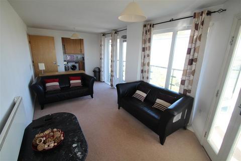 2 bedroom apartment for sale, Azalea House, Feltham