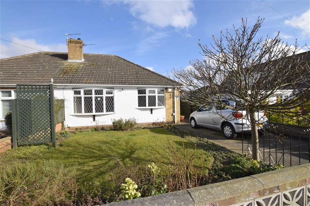 Weekes Road, Cleethorpes, North East Lincolnshire 1 bed bungalow £160,000