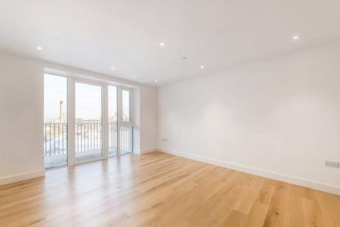 2 bedroom apartment to rent, Admiralty House, 150 Vaughan Way, E1W